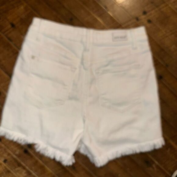 Judy Blue distressed white cutoff overlap raw hem S shorts - Picture 3 of 4